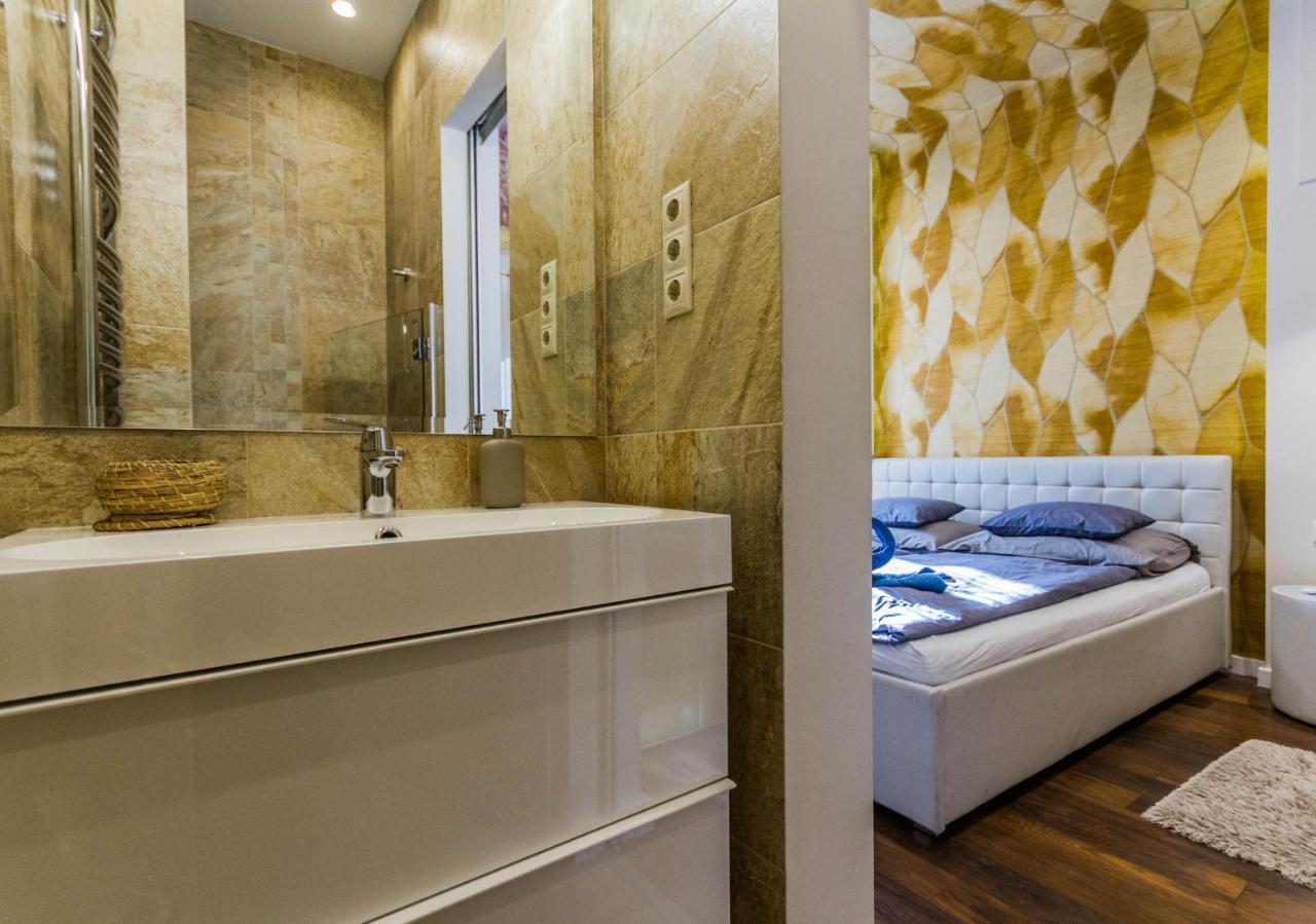 Chain Bridge Studio Apartment Budapeste Exterior foto