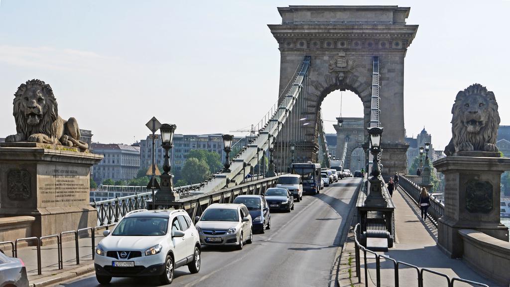 Chain Bridge Studio Apartment Budapeste Exterior foto