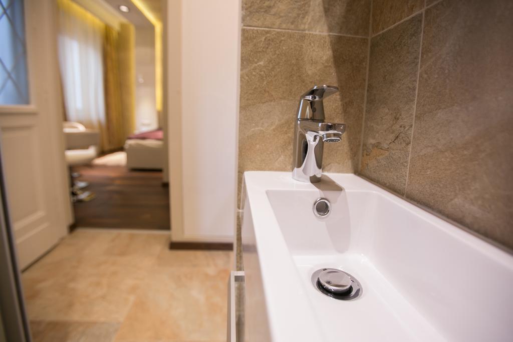 Chain Bridge Studio Apartment Budapeste Exterior foto